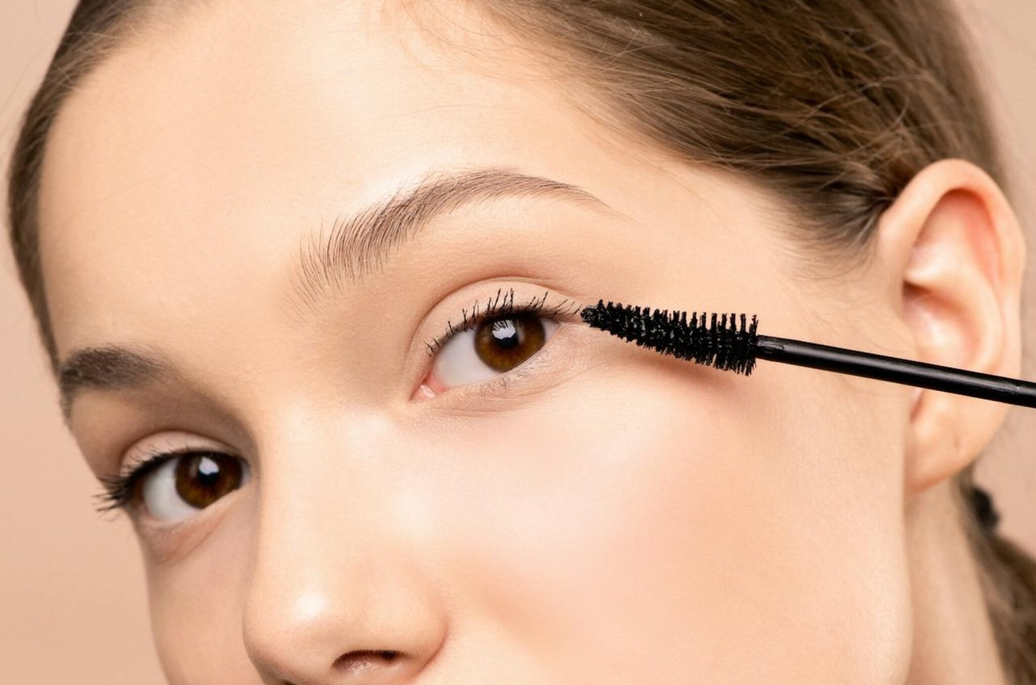 Can Mascara Make Your Eyelashes Grow Longer?